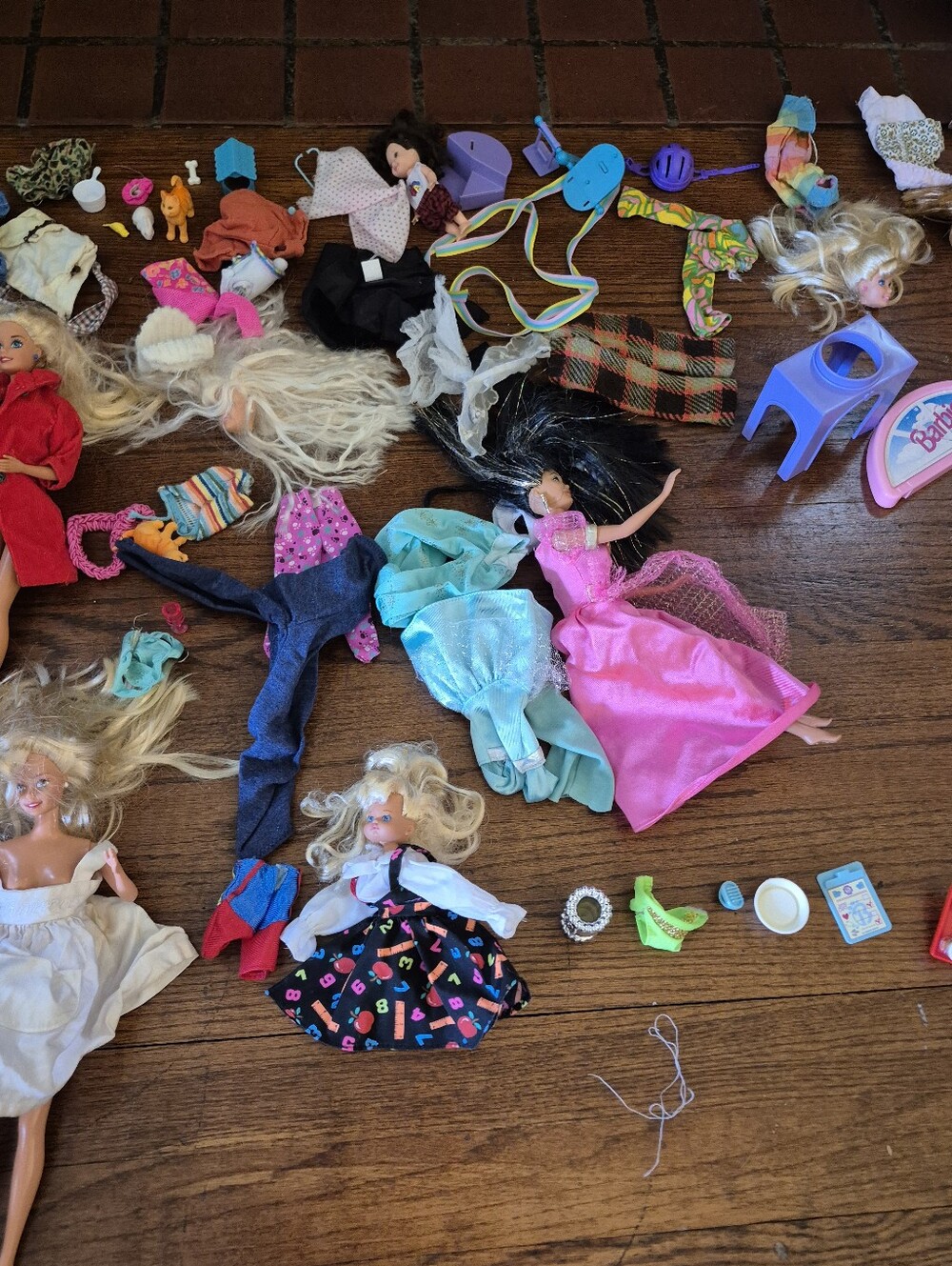 Barbie Mixed Dolls & Dresses in Pink, White, Blue, Red - Picture 5 of 9